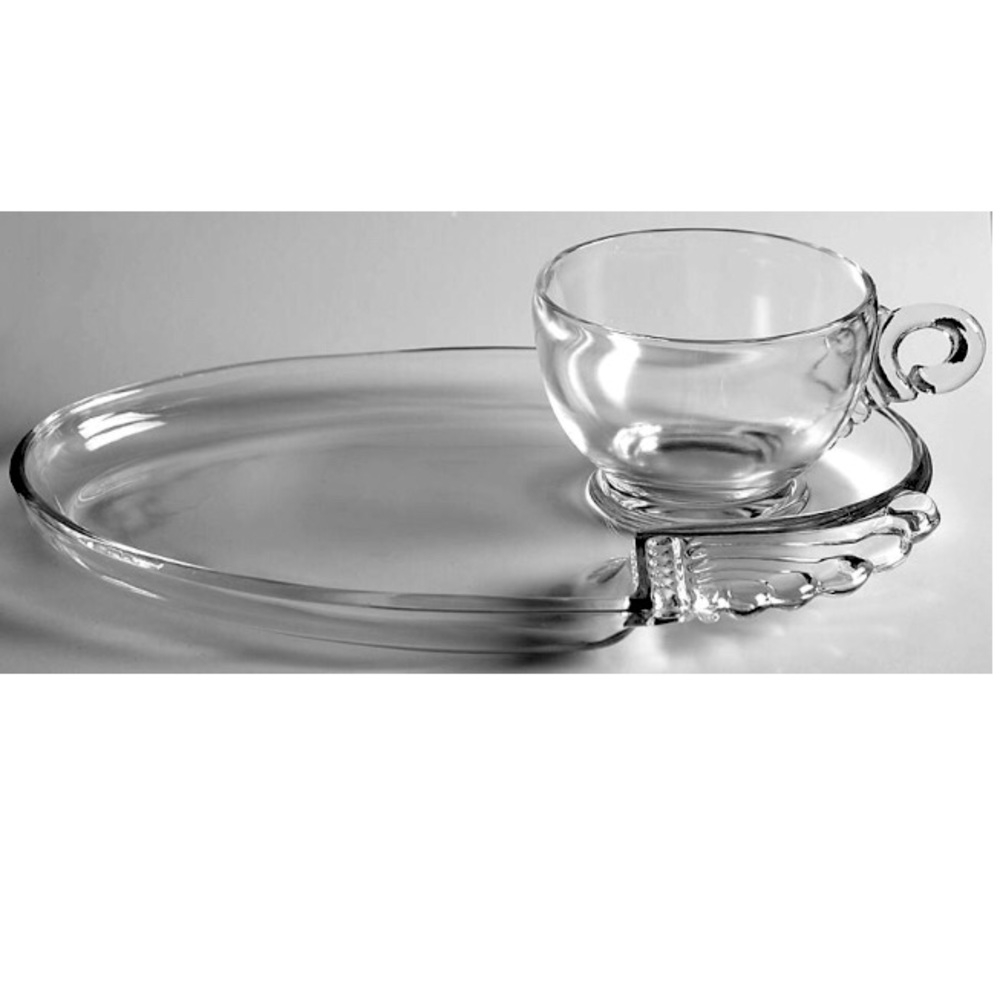 Hazel Atlas Glass 1940’s Parti-Ade Snack Set.